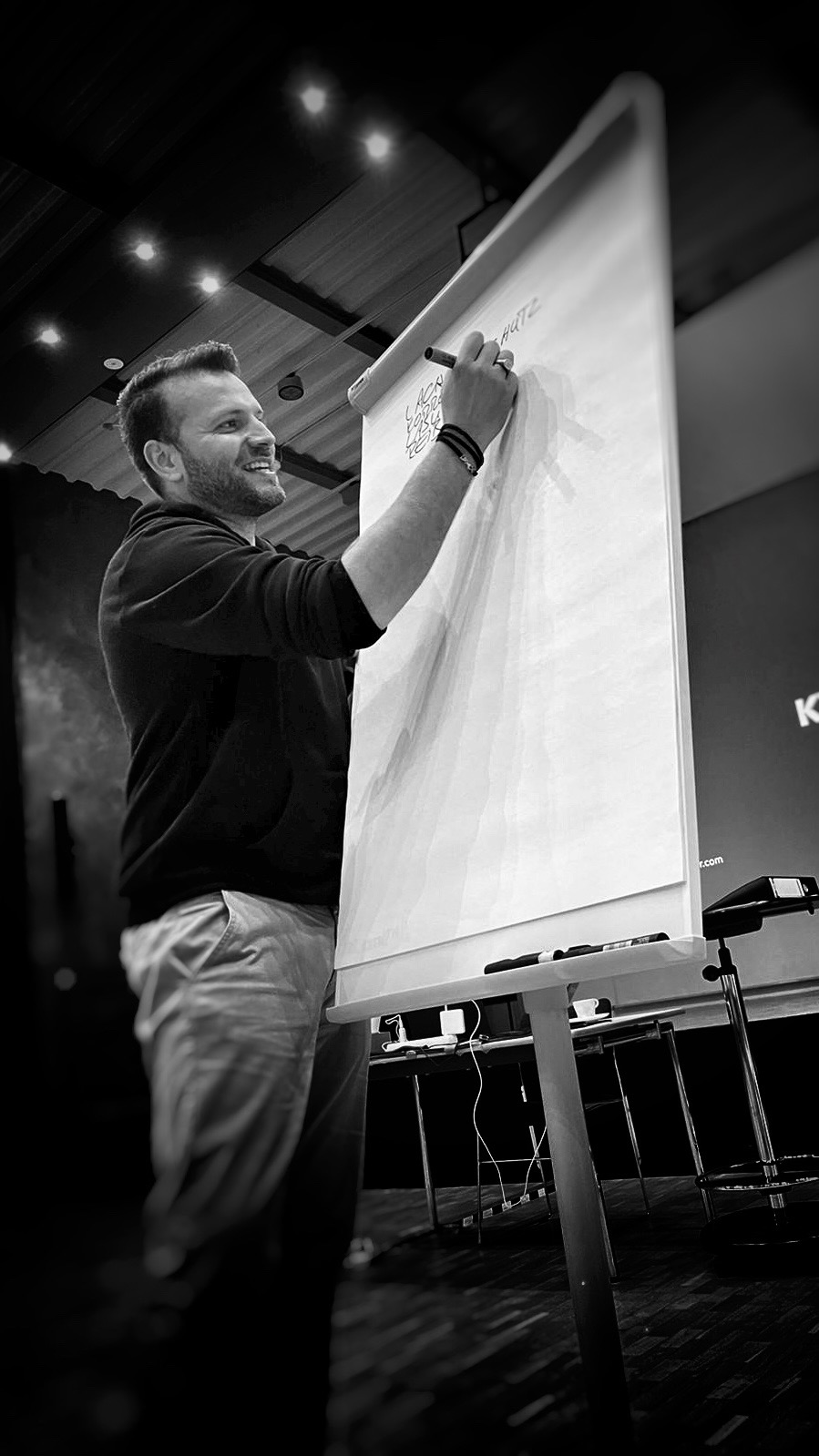 Florian Hommeyer bei einer Konferenz